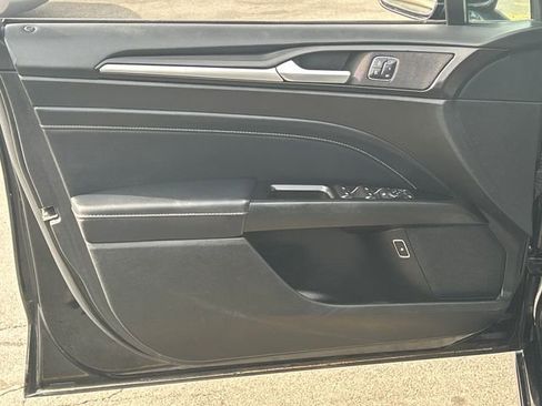 Used 2017 Ford Fusion Energi Titanium FWD image 11
