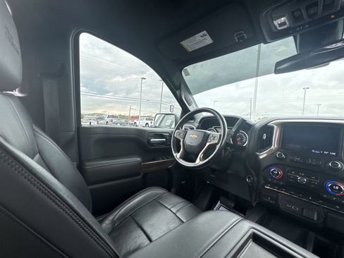Used 2021 Chevrolet Silverado 1500 High Country image 15