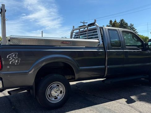 Used 2015 Ford F250 XL w/ XL Appearance Package AWD/4WD image 10