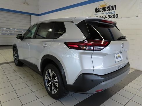 Used 2023 Nissan Rogue SV image 11