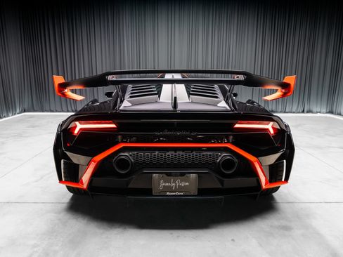 Used 2021 Lamborghini Huracan STO RWD image 43