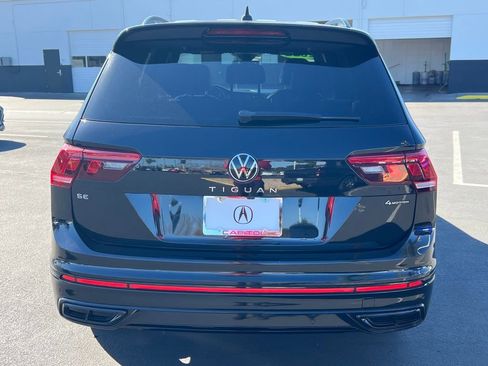 Used 2022 Volkswagen Tiguan SE R-Line image 10