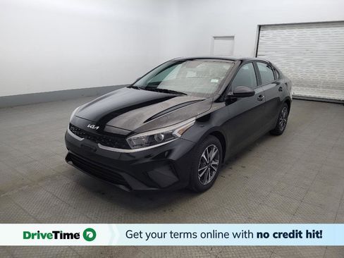 Used 2023 Kia Forte LXS image 1