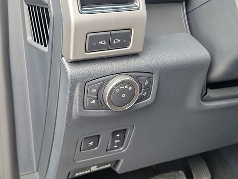 Used 2022 Ford F450 Platinum w/ FX4 Off-Road Package AWD/4WD image 22