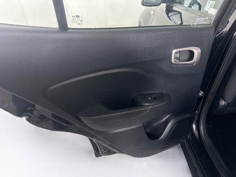 Used 2025 Hyundai Venue SE image 24