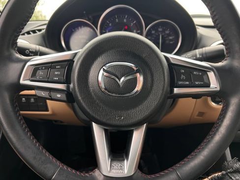 Used 2019 MAZDA MX-5 Miata Grand Touring RWD image 18