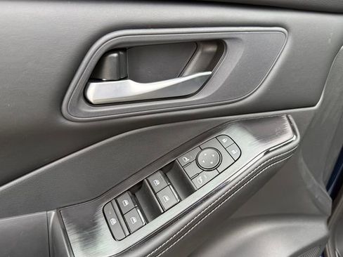 Used 2026 Nissan Rogue SV image 24