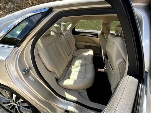 Used 2017 Lincoln MKZ Premiere image 22