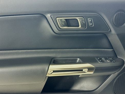 Used 2020 Ford Mustang Shelby GT500 w/ Technology Package image 19