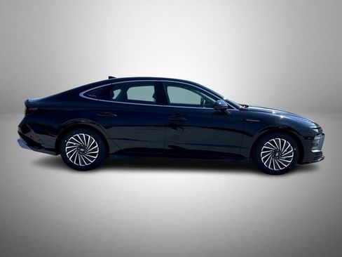 New 2025 Hyundai Sonata Limited image 4