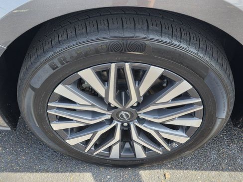 Used 2025 Nissan Altima 2.5 SV AWD/4WD image 37