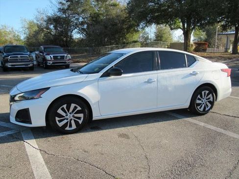 Used 2024 Nissan Altima 2.5 S image 4
