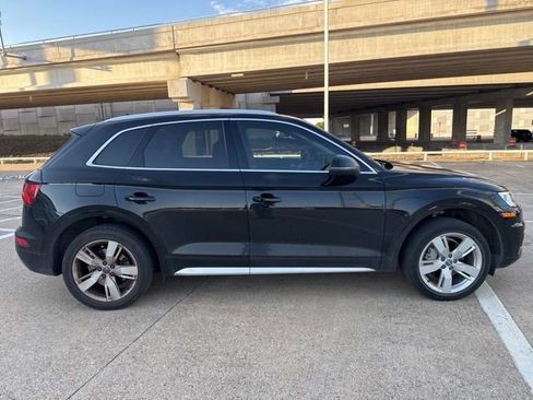 Used 2018 Audi Q5 2.0T Premium Plus w/ Premium Plus Package AWD/4WD image 2