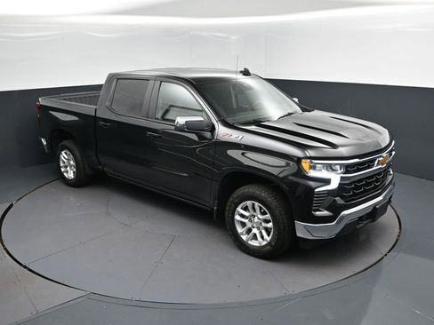 Used 2024 Chevrolet Silverado 1500 LT AWD/4WD image 19