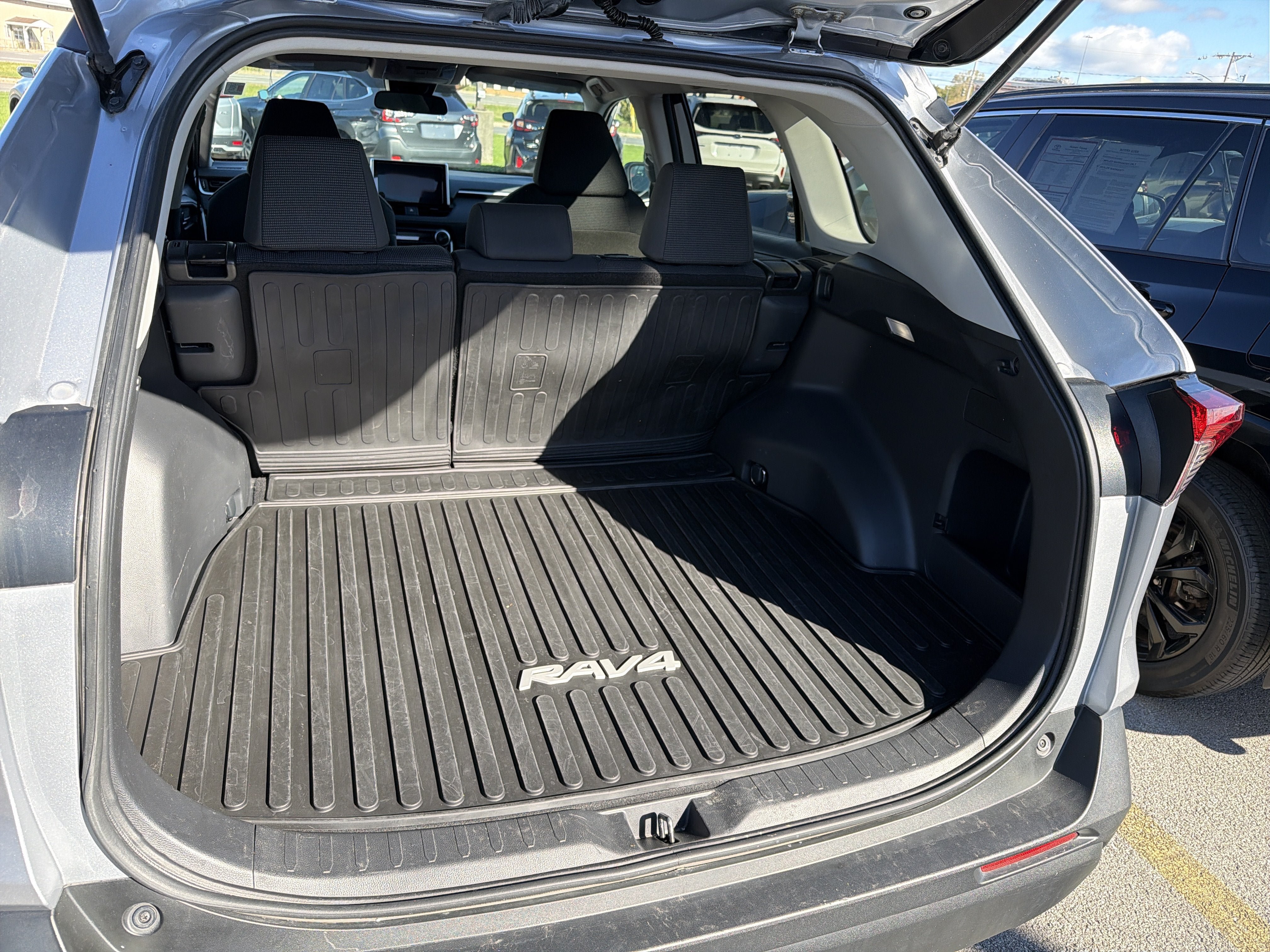 Used 2024 Toyota RAV4 LE AWD/4WD image 22