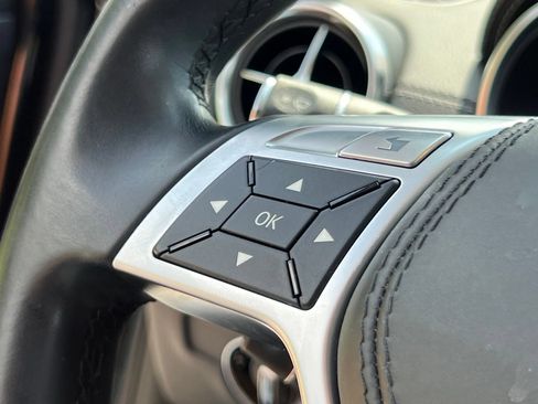 Used 2014 Mercedes-Benz SL 550 image 27