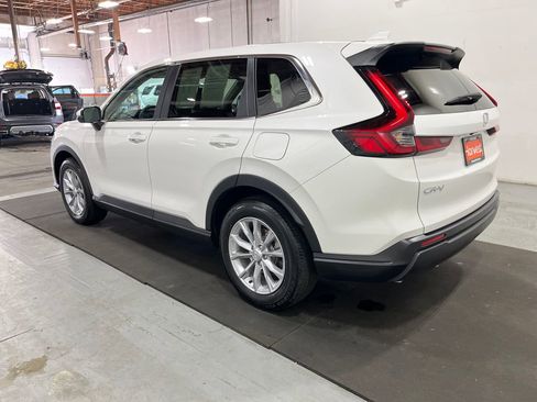 Used 2025 Honda CR-V EX image 6
