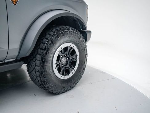 Used 2023 Ford Bronco Badlands w/ Sasquatch Package AWD/4WD image 3