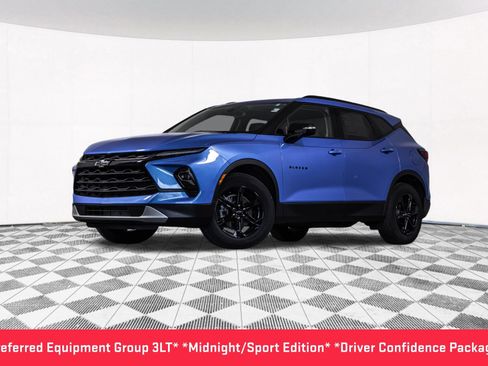 Used 2024 Chevrolet Blazer LT w/ Midnight/Sport Edition FWD image 2