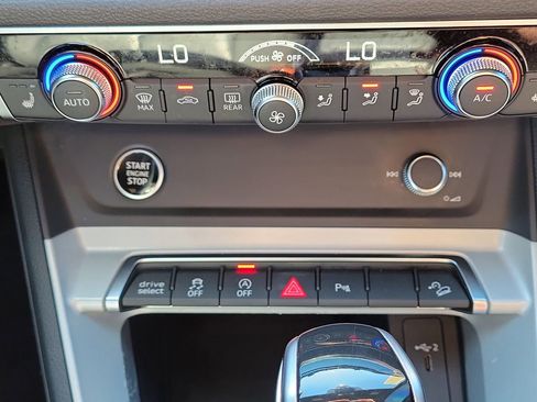 Used 2021 Audi Q3 2.0T Premium w/ Convenience Package image 21