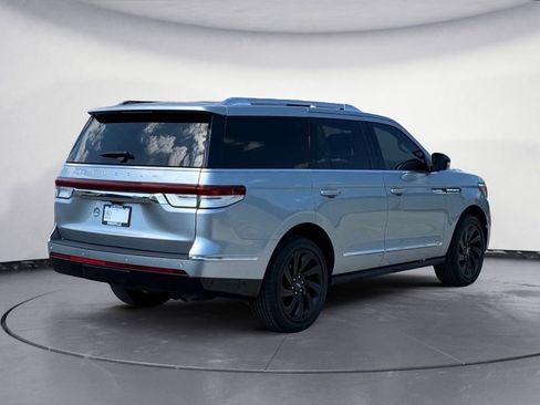 Used 2023 Lincoln Navigator Reserve AWD/4WD image 7