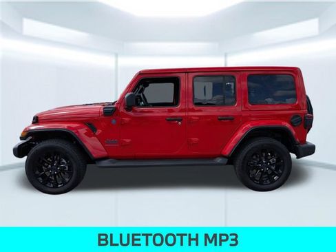Used 2025 Jeep Wrangler Unlimited Sahara AWD/4WD image 2