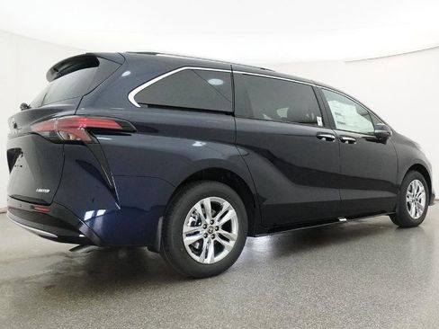 New 2026 Toyota Sienna Limited FWD image 10