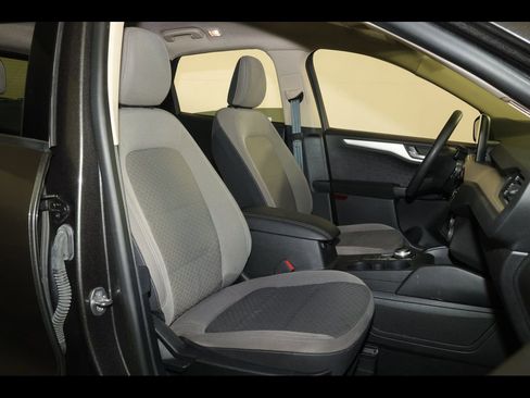 Used 2020 Ford Escape SE FWD image 30
