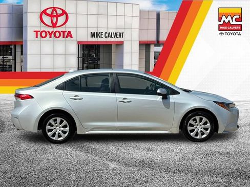 Certified 2025 Toyota Corolla LE FWD image 6