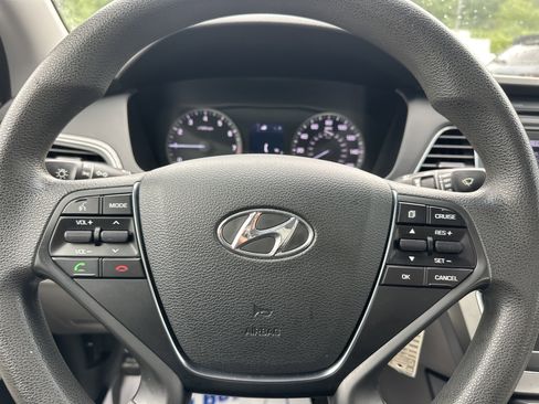 Used 2017 Hyundai Sonata SE FWD image 26