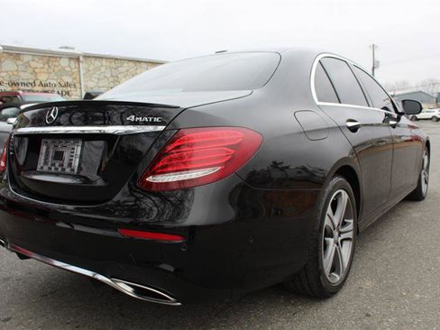 Used 2017 Mercedes-Benz E 300 4MATIC image 7