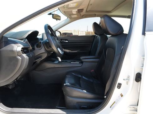 Used 2019 Nissan Altima 2.5 SR w/ SR Premium Package image 17