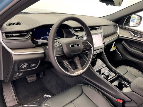 New 2027 Jeep Grand Cherokee Limited AWD/4WD image 4