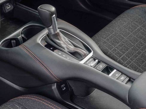 Used 2025 Honda HR-V Sport image 18