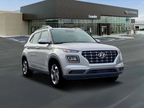 New 2026 Hyundai Venue SEL image 11