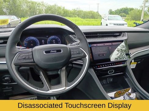 Used 2026 Jeep Grand Cherokee Altitude AWD/4WD image 10