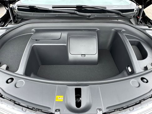 New 2025 VinFast VF 8 Eco AWD/4WD image 9