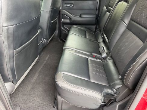 Used 2022 Nissan Frontier SV w/ SV Premium Package AWD/4WD image 13
