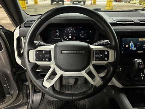 Used 2023 Land Rover Defender 110 SE AWD/4WD image 18