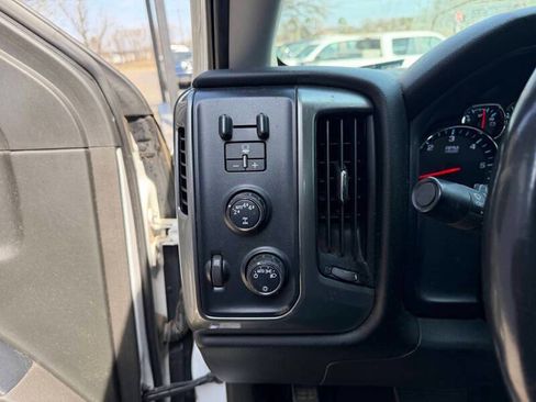 Used 2018 Chevrolet Silverado 1500 LTZ AWD/4WD image 11