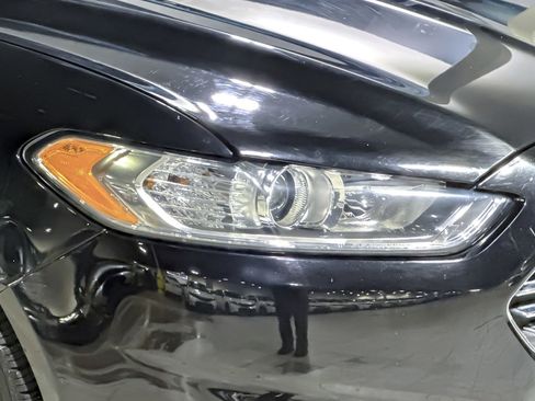 Used 2016 Ford Fusion SE image 10