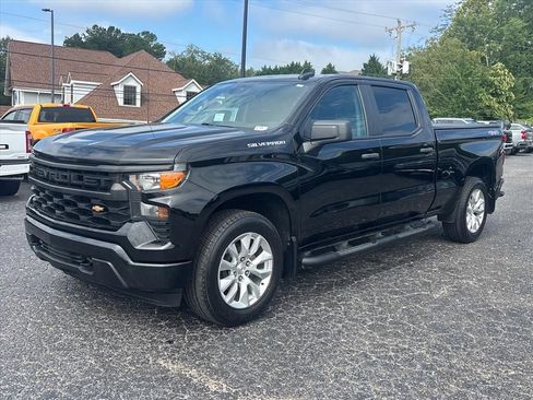 Used 2024 Chevrolet Silverado 1500 Custom AWD/4WD image 3
