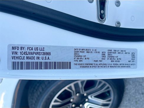 Used 2024 Jeep Wagoneer 4WD w/ Premium Group I image 35