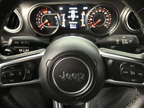 Used 2022 Jeep Wrangler Unlimited Sahara image 11