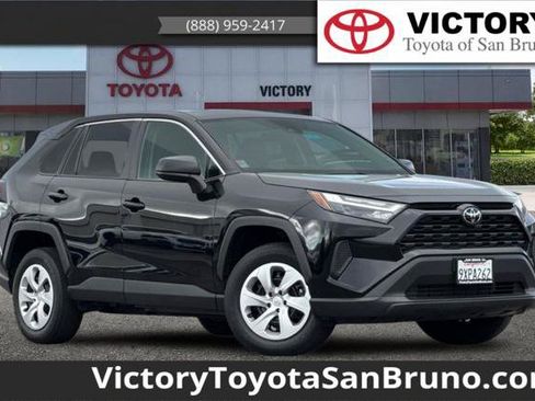 Certified 2025 Toyota RAV4 LE AWD/4WD image 1
