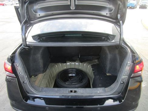 Used 2020 Nissan Versa S image 19