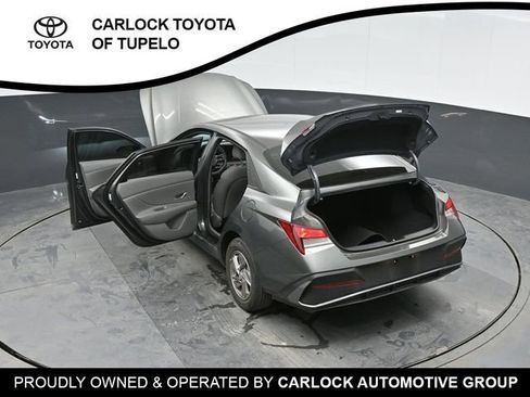 Used 2024 Hyundai Elantra SE image 50