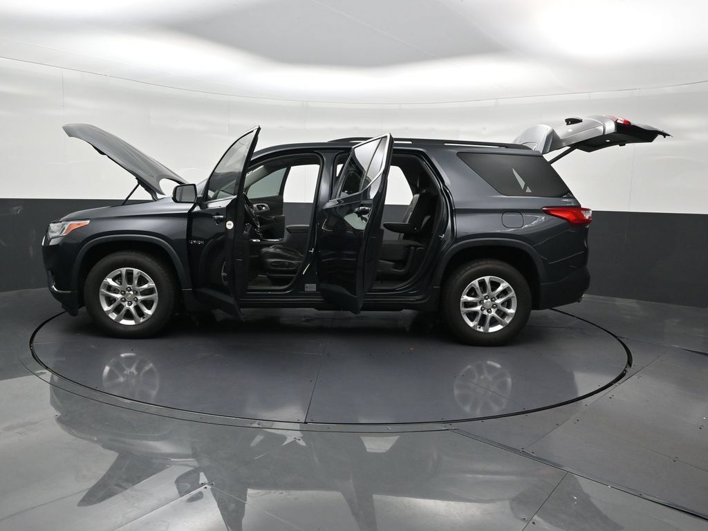 Used 2021 Chevrolet Traverse LT FWD image 35
