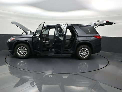 Used 2021 Chevrolet Traverse LT FWD image 35