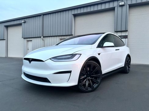 Used 2023 Tesla Model X image 4